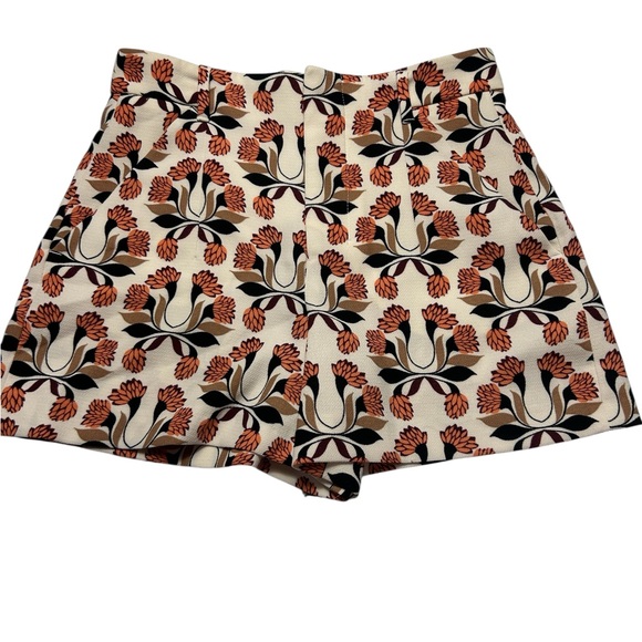 Zara Pants - Zara Floral Patterned Women's Shorts Size Small